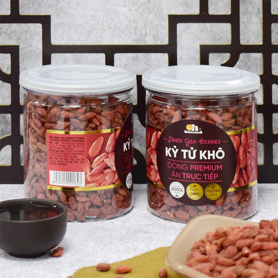 Kỷ Tử Khô (Câu Kỷ Tử) Smilenuts túi 145g/225g _ Kỷ tử khô CAO CẤP quà tết 2023 _ Quý Mão thượng hạng , ngon ngọt quả lớn, đặc biệt có thể ăn trực tiếp, chứa nhiều chất chống oxy hóa, đẹp da, giàu Sắt và Vitamin C