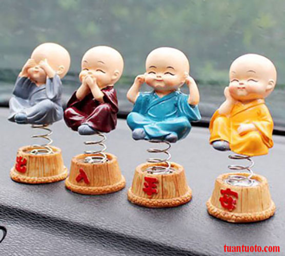 Bộ tượng tứ không đặt trên ô tô