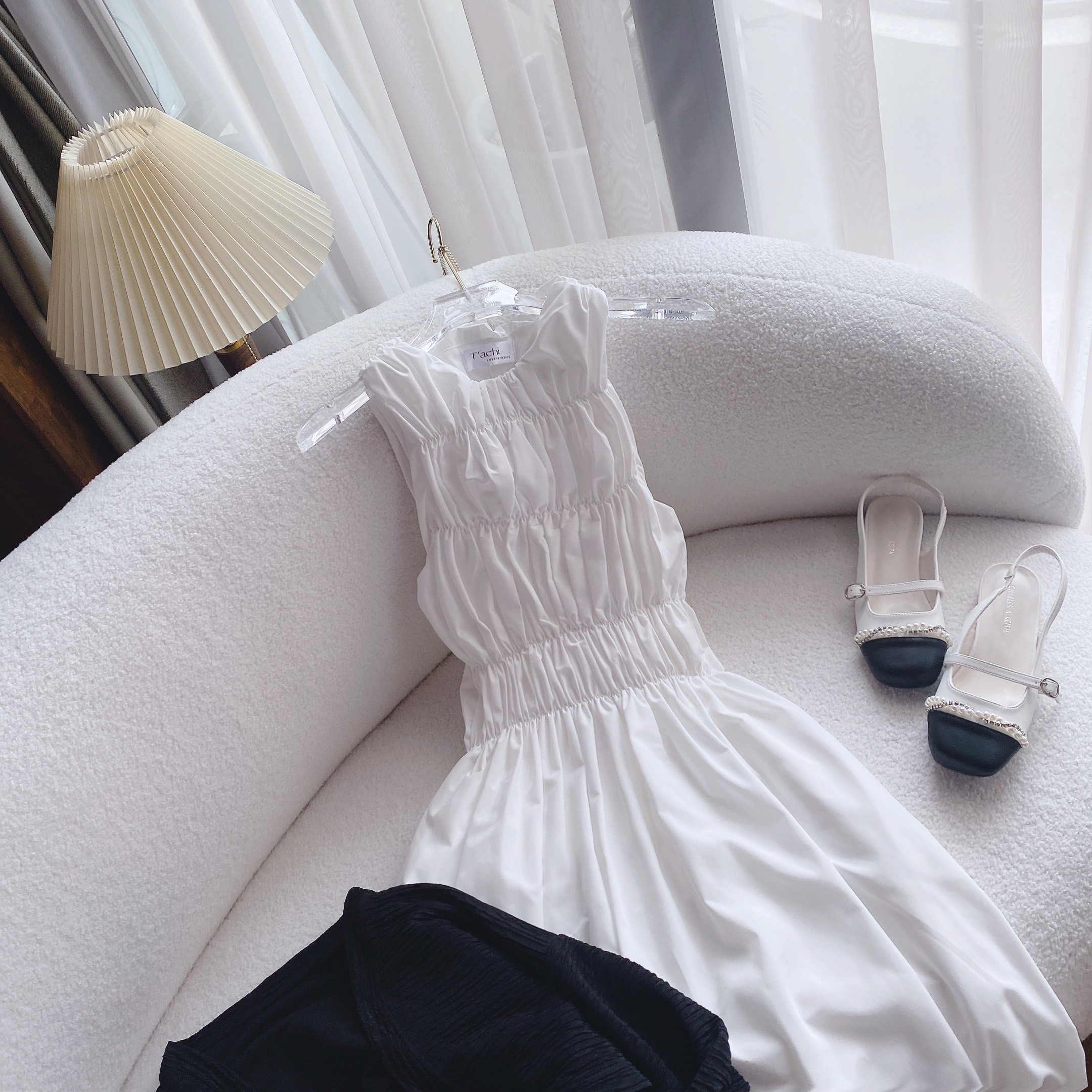 Đầm trắng sat nách maxi kèm khoác ngoài ulzzang