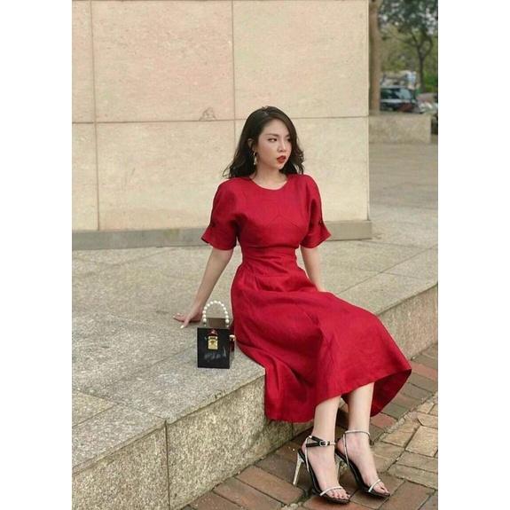 ĐẦM XOÈ ĐỎ ĐÍNH NÚT TAY