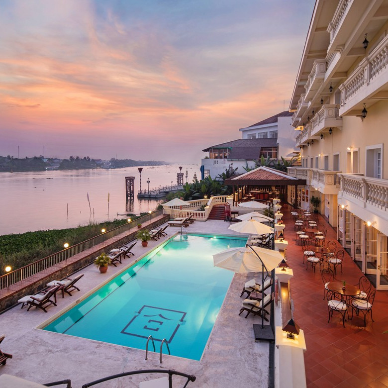 Victoria Châu Đốc Hotel 4* An Giang - Bữa Sáng, Hồ Bơi View Ngã Ba Sông, Trung Tâm Thành Phố