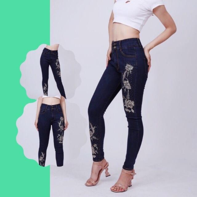 Quần Jeans Nữ Thêu Hoa Đính Đá