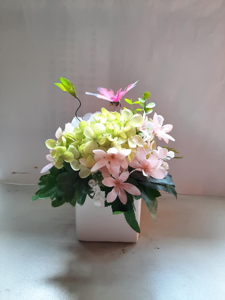 Lọ hoa Con bướm xinh