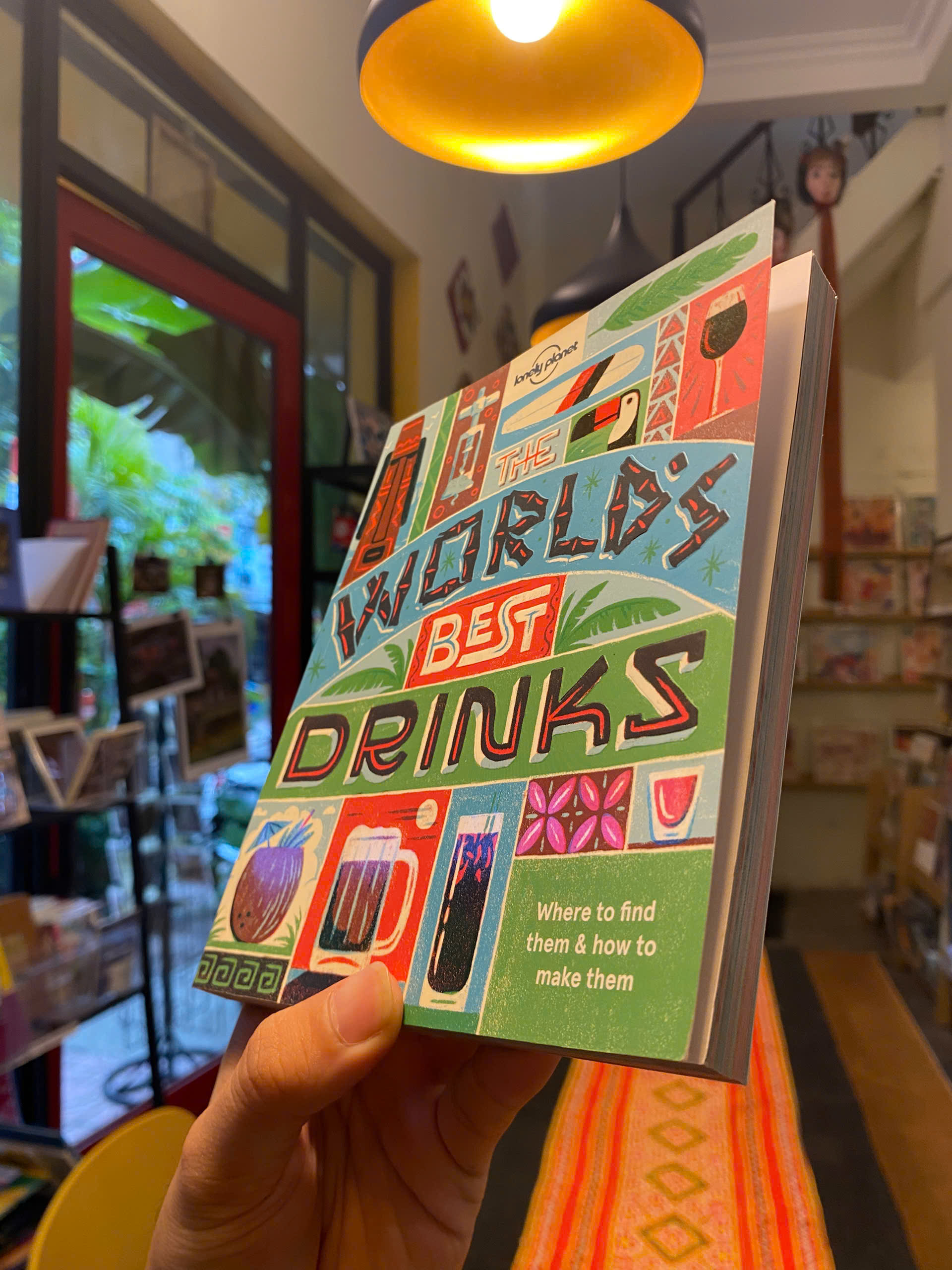 Sách - World's Best Drinks (Lonely Planet) | Cookbooks / Travel / Food &amp; Drink / Ngoại văn