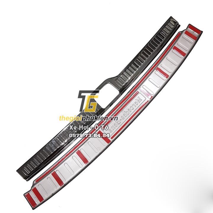 Bộ sản phẩm ỐP BẬC CỐP CẢ BỘ VÀ BẬC CỬA TRONG vân Titan xe Mercedes GLC
