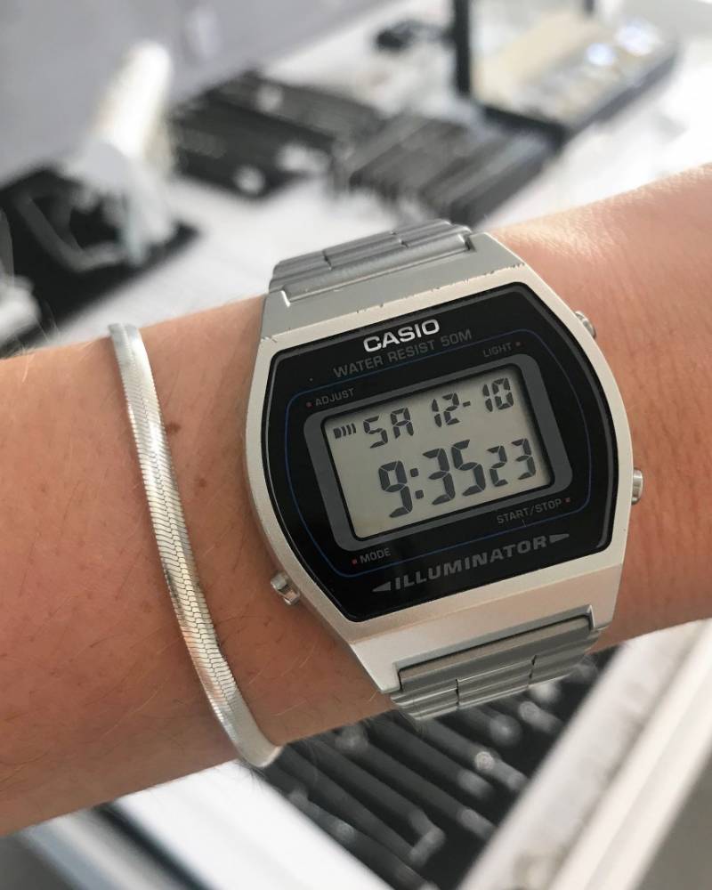 Đồng hồ unisex dây kim loại Casio B640WD-1AVDF