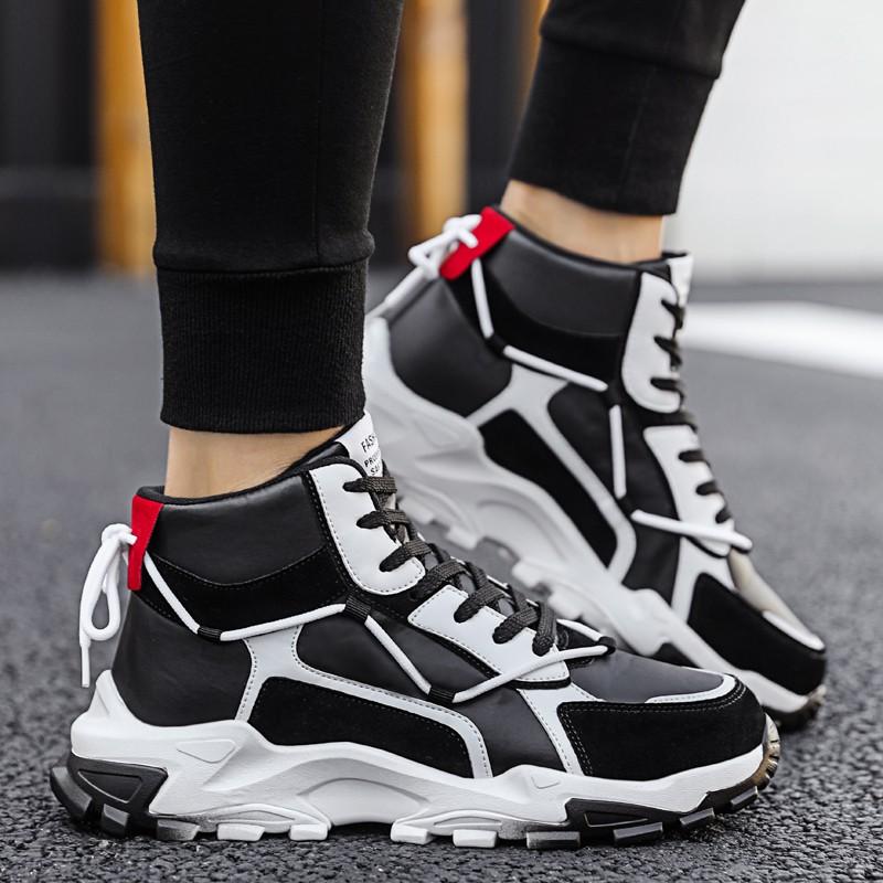 Giày sneaker thiết kế kiểu dáng độc đáo chuyên dụng để chơi thể thao