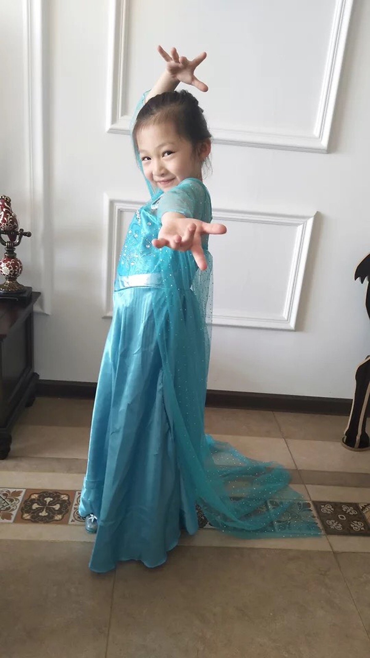 Váy Đầm Công Chúa Elsa Cho Bé Gái Màu Xanh Tay Dài Tà Dài Liền Kèm Phụ Kiện | HMQ75