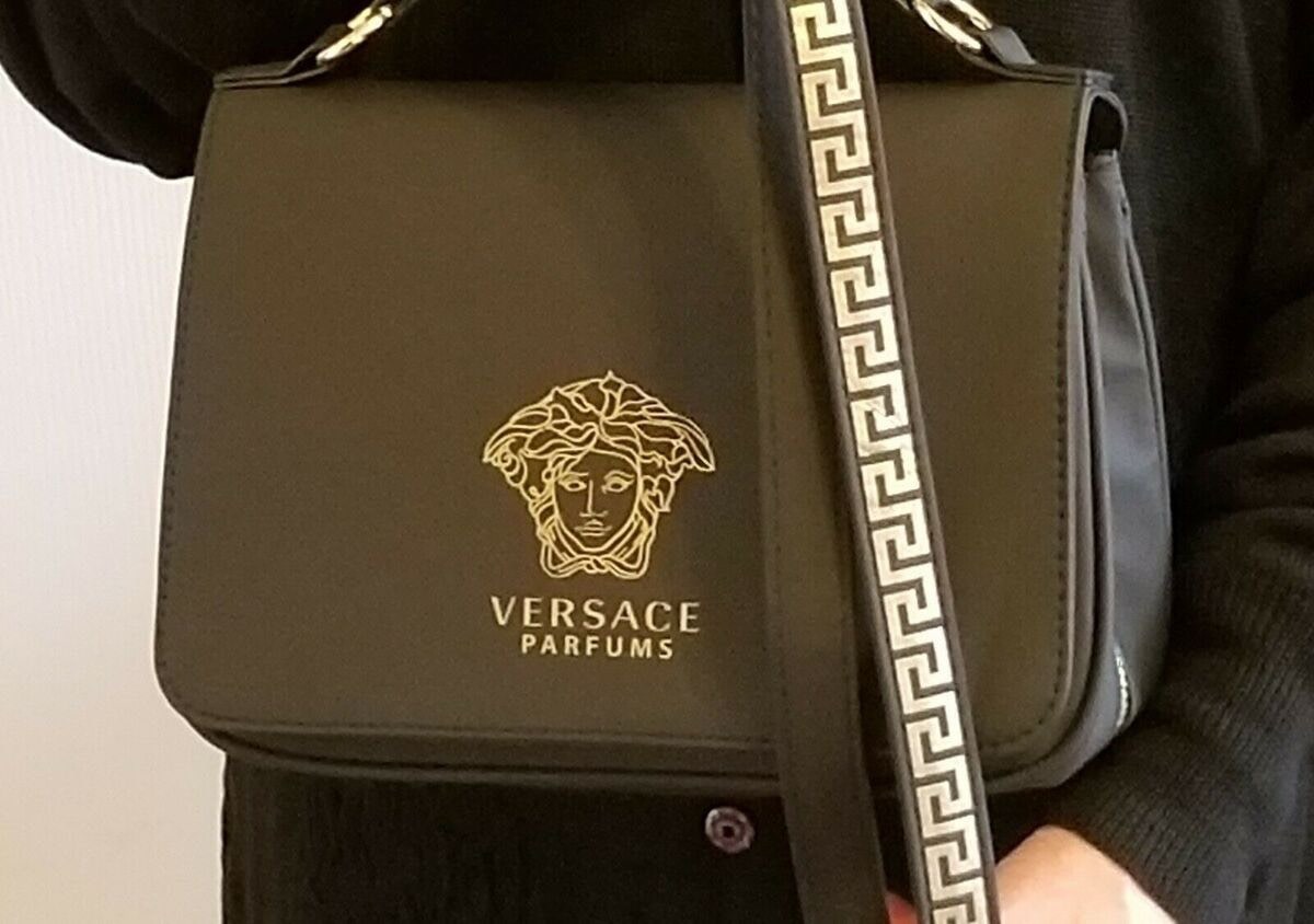 Bộ Nước Hoa Nữ Versace Dylan Blue Pour Femme Gift Set