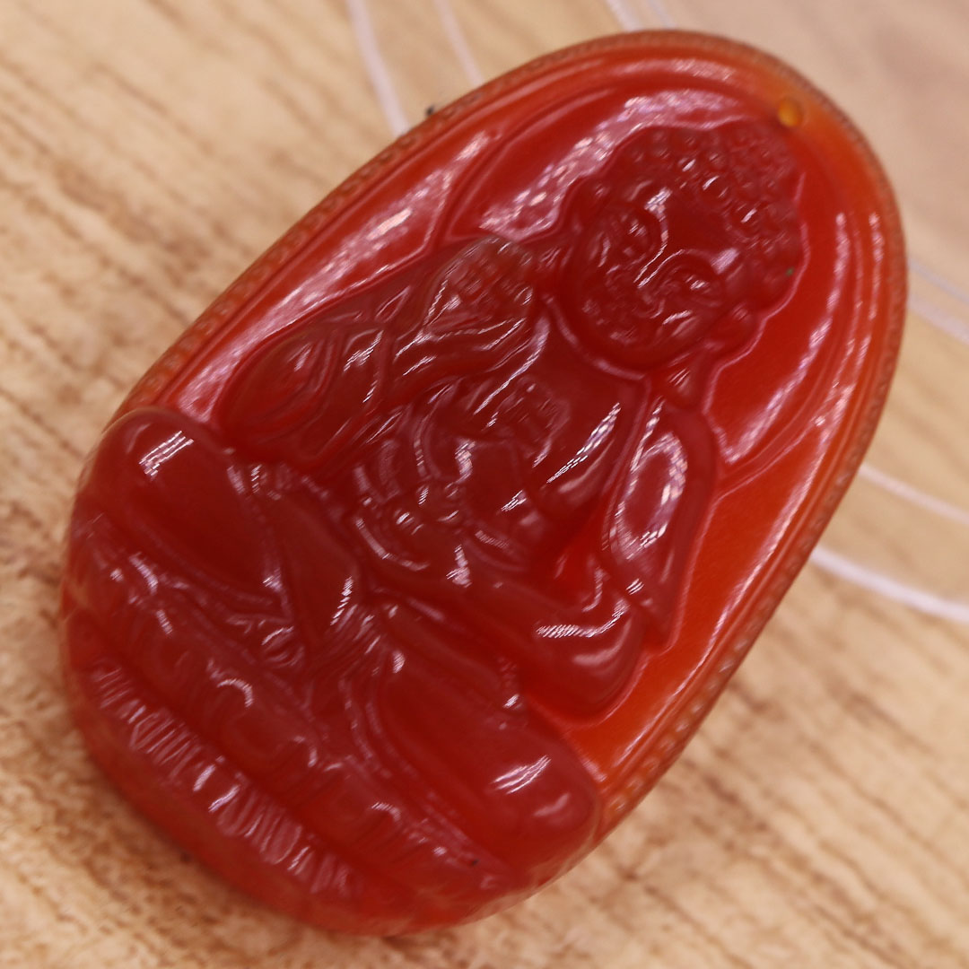 Mặt dây chuyền A di đà mã não đỏ 3.6 cm kèm vòng cổ dây cao su đỏ, Phật bản mệnh, mặt dây chuyền phong thủy