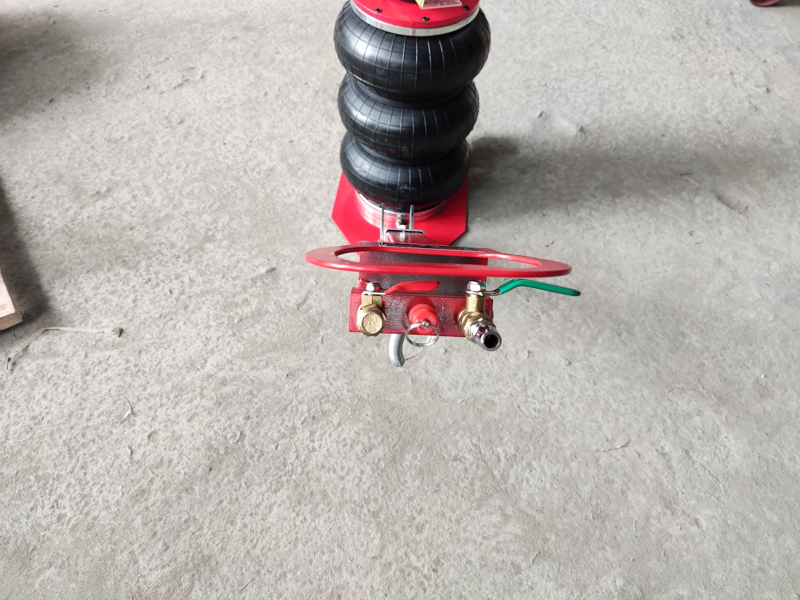 Đội hơi bong bóng, đội nâng ô tô bằng hơi