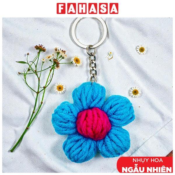 Móc Khoá Len Hoa Đậu - Màu Xanh Đậm (Nhụy Hoa Màu Ngẫu Nhiên)