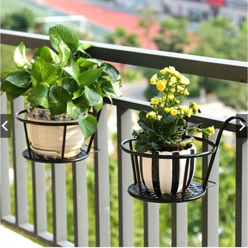 Giỏ sắt, móc sắt treo chậu trồng cây ban công