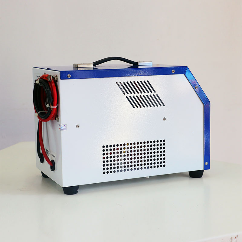Bộ Đổi Nguồn / Kích Điện Sine 1000VA có sạc lưới, màu xanh dương SolarV