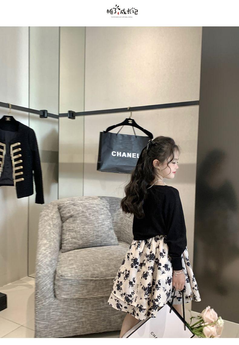 SHUANGYAN Yuanbaoth trẻ em ăn mặc thời trang phù hợp với phong cách phương Tây mùa xuân ăn mặc trẻ em gái mảnh hoa sling váy dệt kim áo choàng