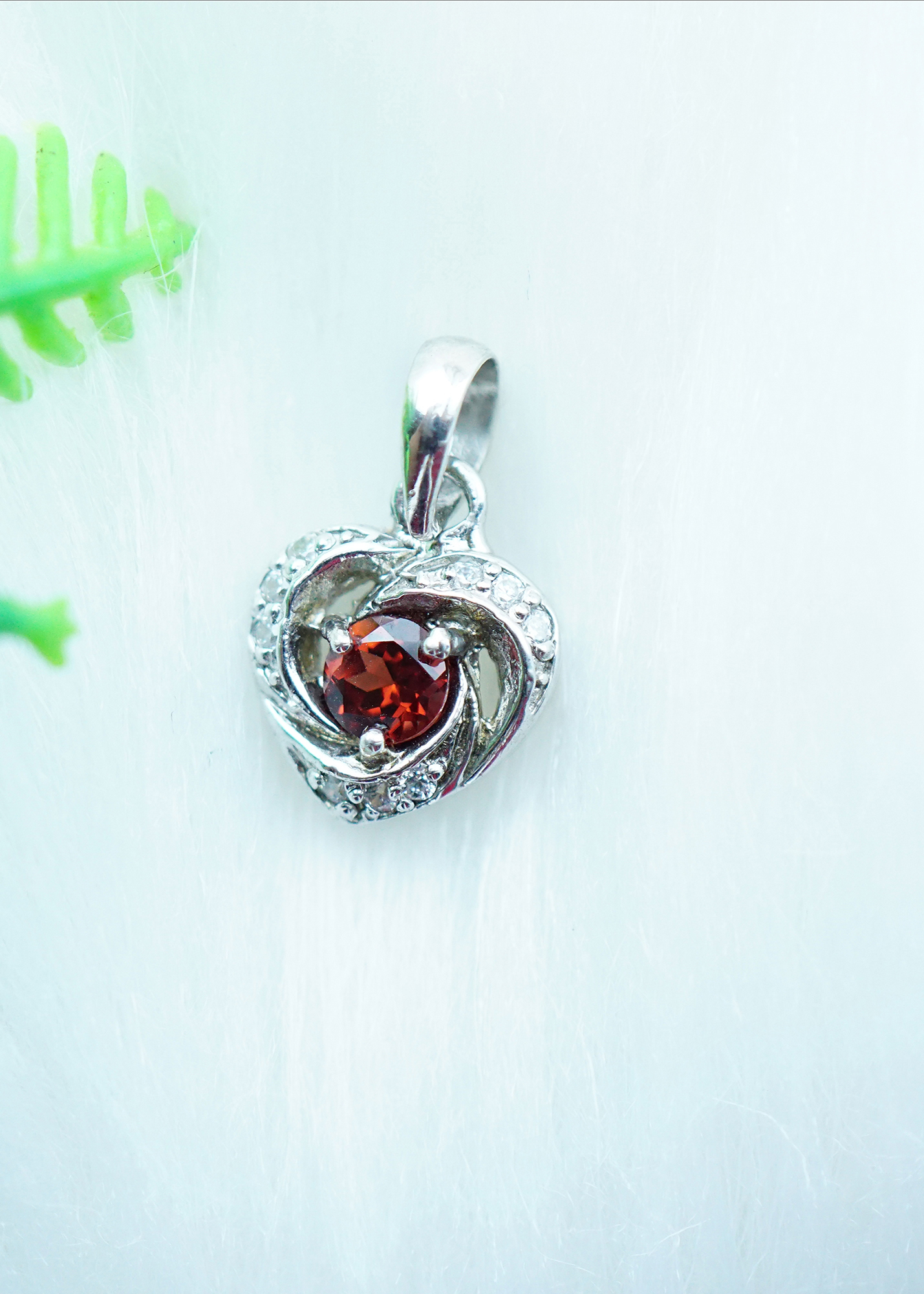 Mặt dây chuyền bạc 925 đính đá Garnet ngọc hồng lựu tự nhiên kiểu trái tim MDG2
