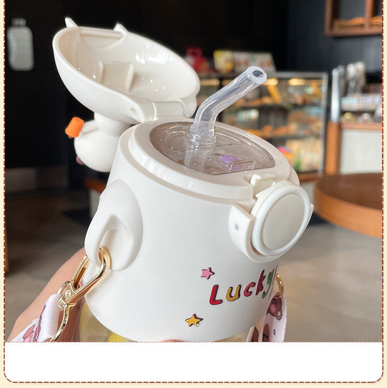 Bình Nước NẮP GẤU 600ML Có Quai Đeo Dễ Thương