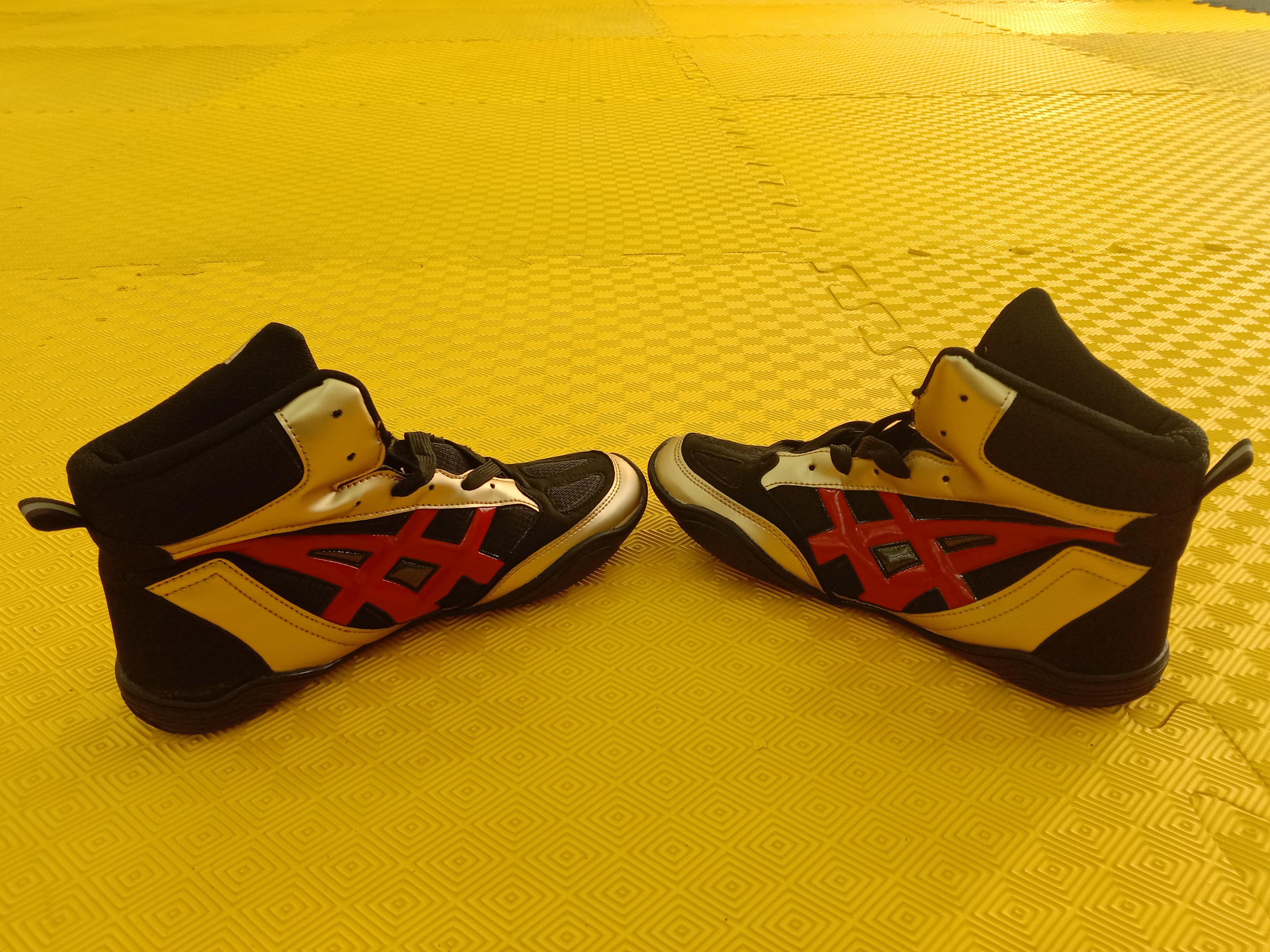 Giày Tập Boxing Cổ Ngắn A Vàng Đỏ