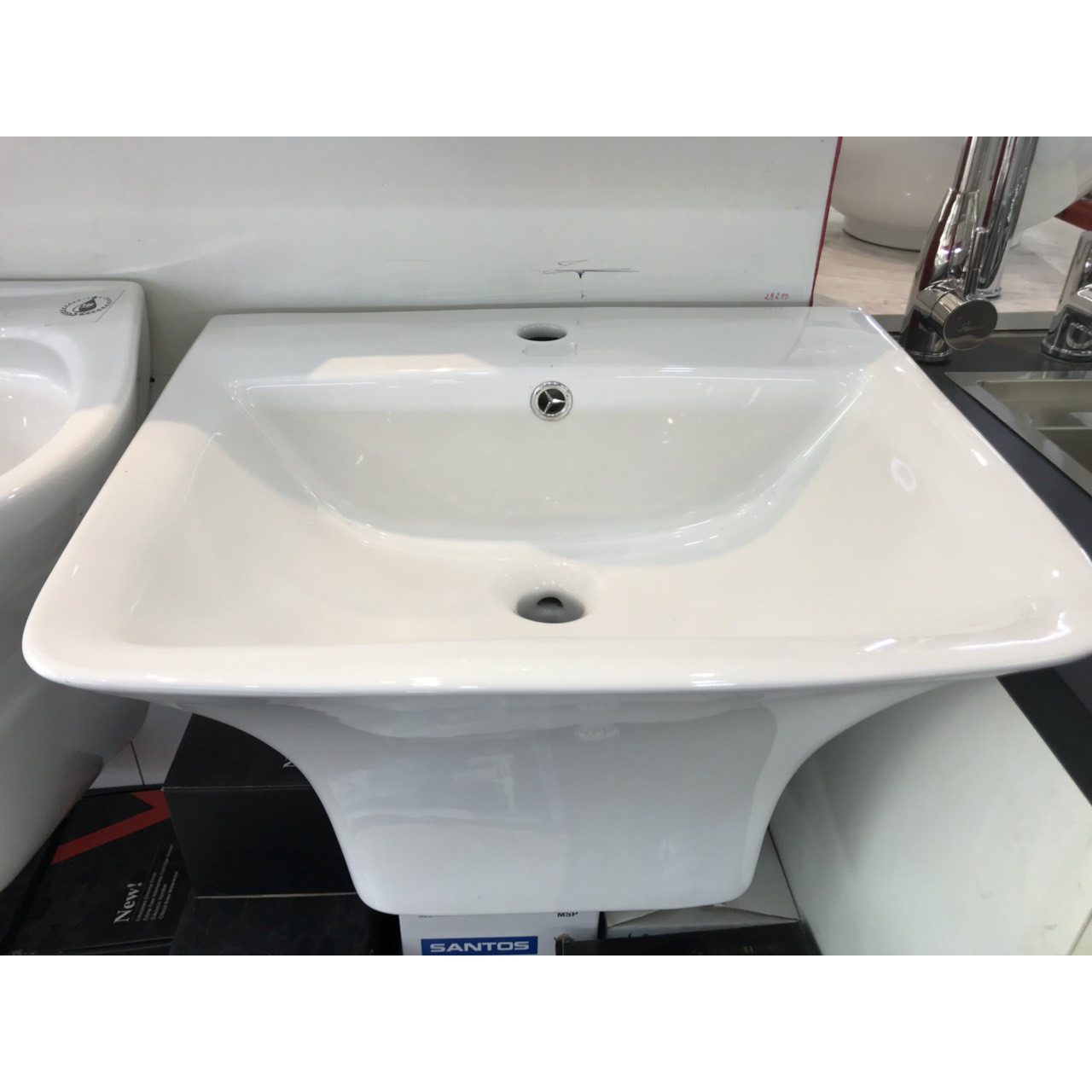 CHẬU LAVABO TREO TƯỜNG CAO CẤP PHỦ MEN BÓNG