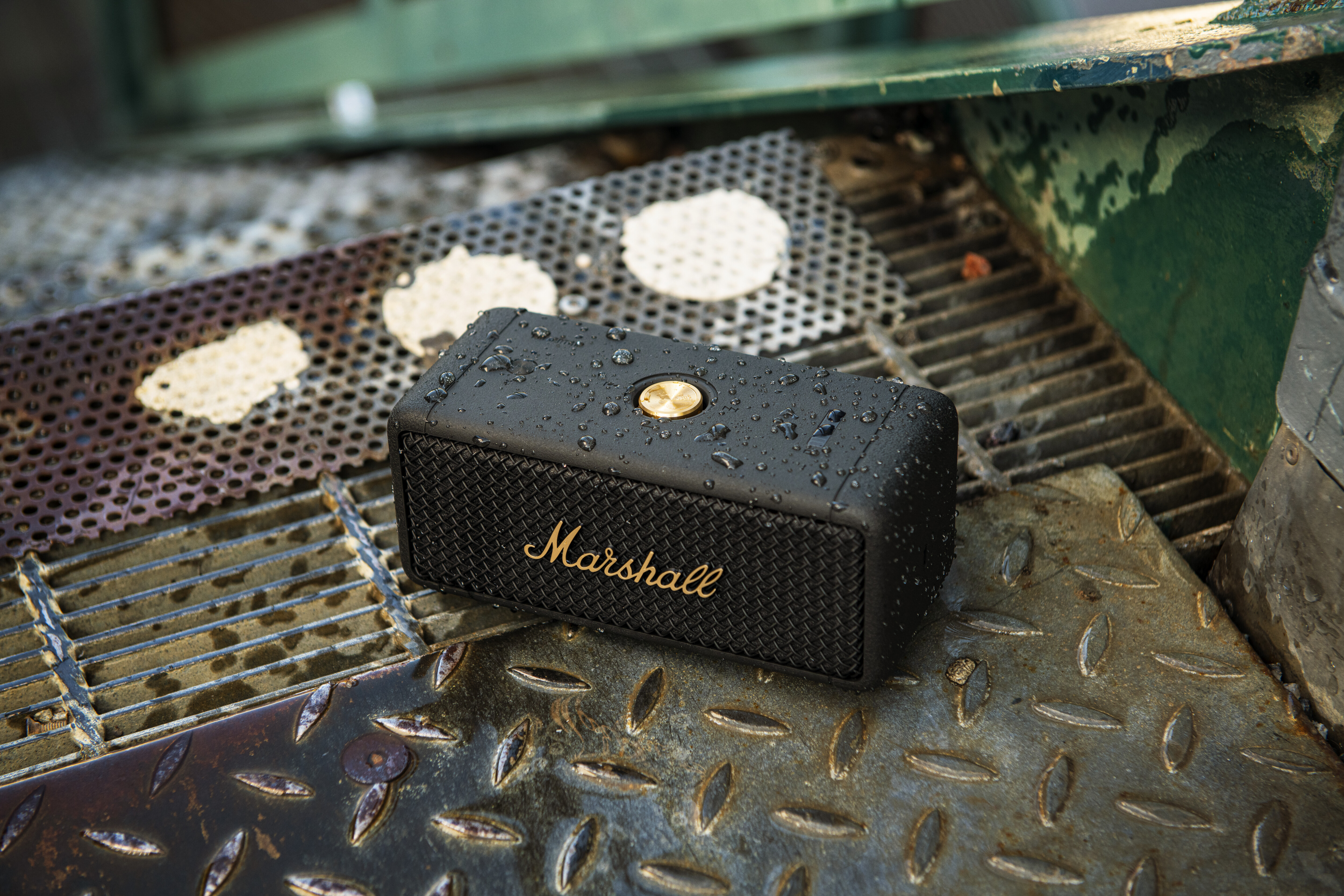 Loa Di Động Marshall Emberton Black & Brass - Hàng Chính Hãng
