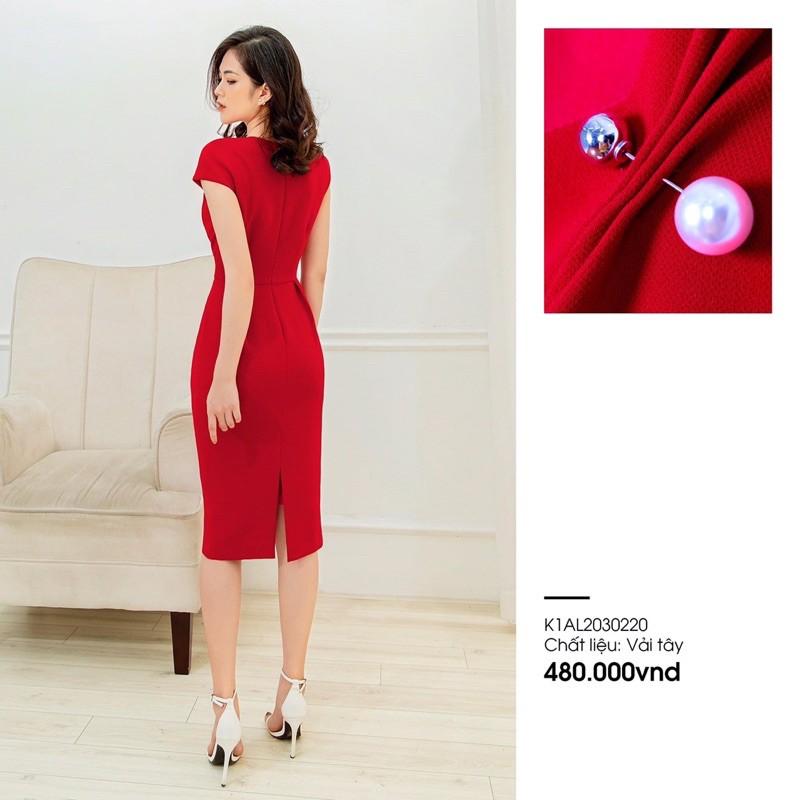 Đầm cổ vuông nhún ngực kèm phụ kiện