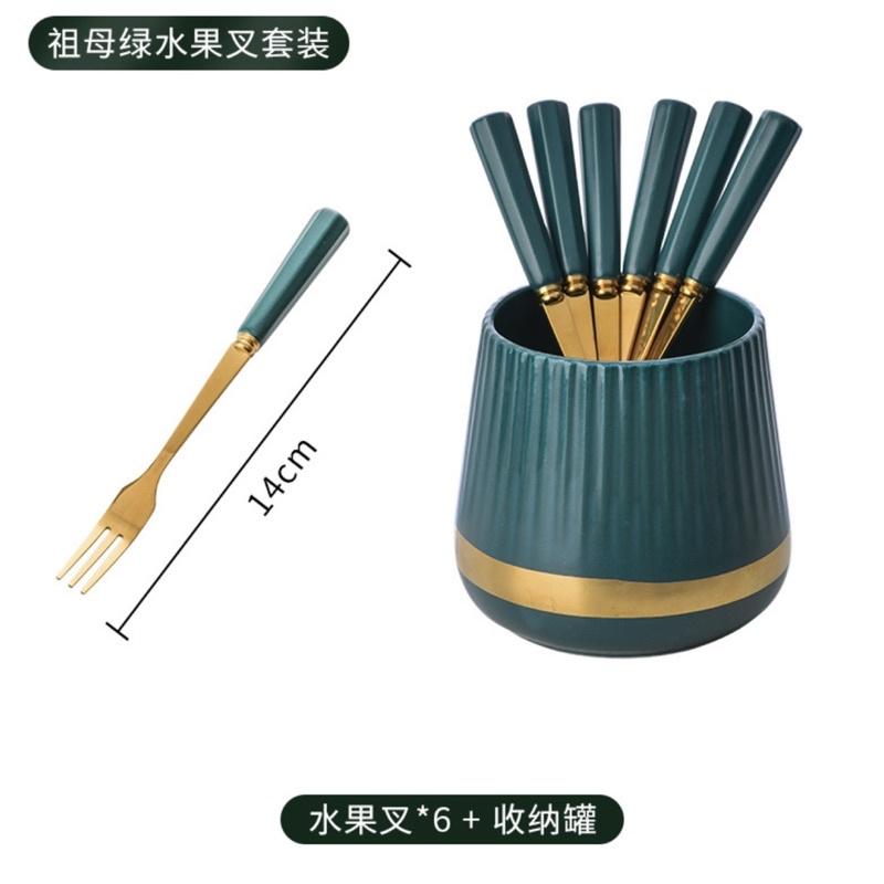 Thìa nĩa cán sứ xanh trắng