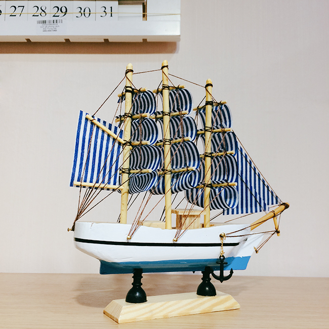 Mô hình thuyền tàu hải quân để bàn 20cm