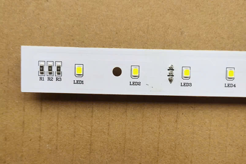 MẠCH ĐÈN LED TỦ LẠNH TOSHIBA – HÀNG CHÍNH HÃNG