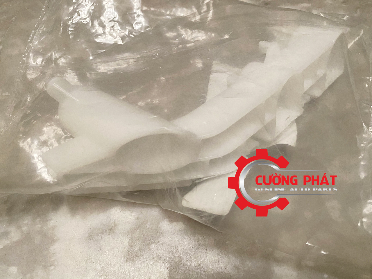Giá cài cản trước Mitsubishi Triton 2019 mã bên lái 6400J287