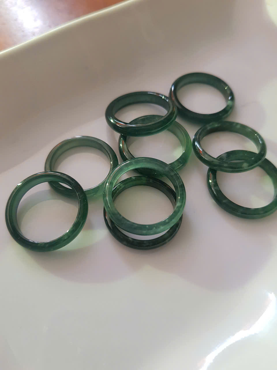 Chiếc Nhẫn nữ mới đá cẩm thạch xanh lam ngọc tự nhiên  Nhẫn bản nhỏ Ni 16mm x cao 3mm  x dầy 2mm màu xanh nhẹ nhàng đều xuất sắc đem lại may mắn tài lộc rẻ đẹp dành cho các Chị em nữ đeo tay ngón bất kỳ nhẫn 16mm ạ
