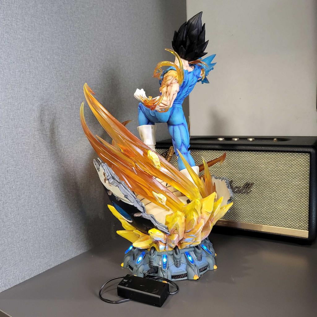 Figure / Mô hình Vegeta chiến đấu 3 đầu 45 cm có LED - Dragon Ball