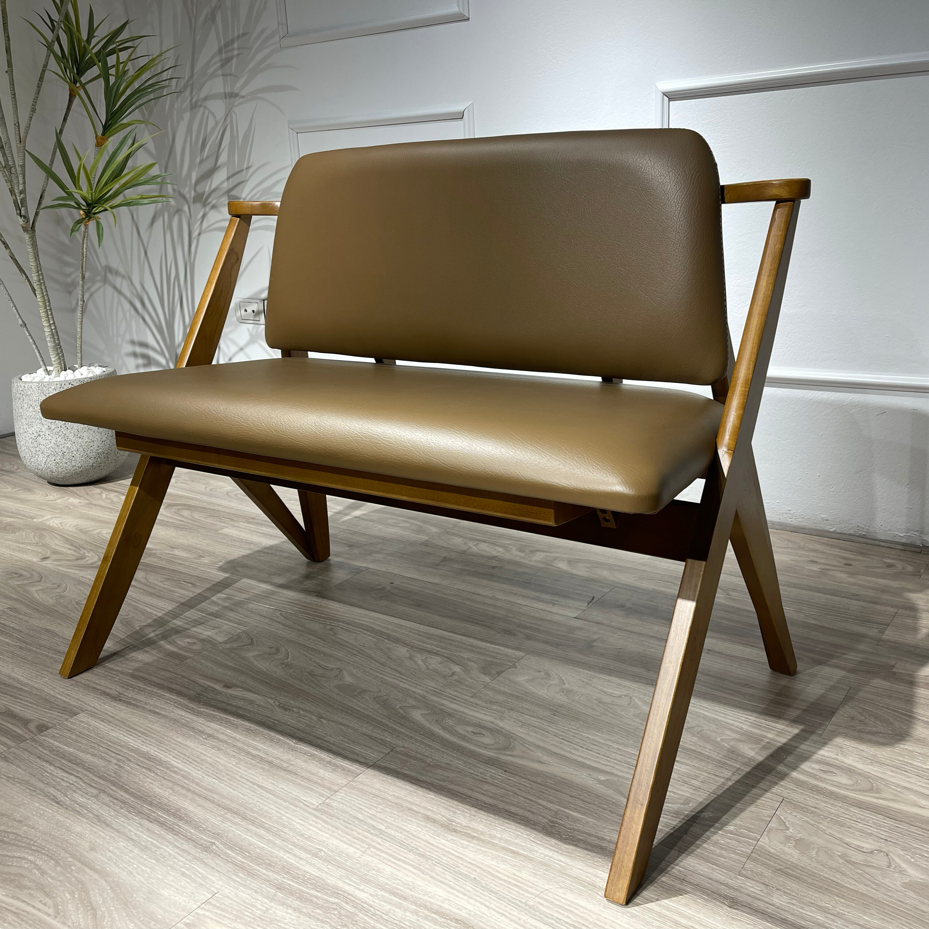 Ghê bench KINGDOOM thương hiệu TAGO