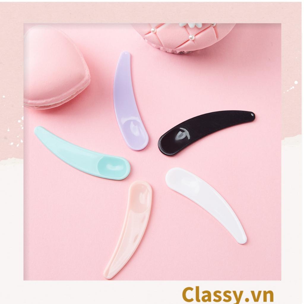 Dụng cụ lấy kem  Classy bằng nhựa hình cái muỗng, dùng trong trang điểm, dưỡng da PK1285