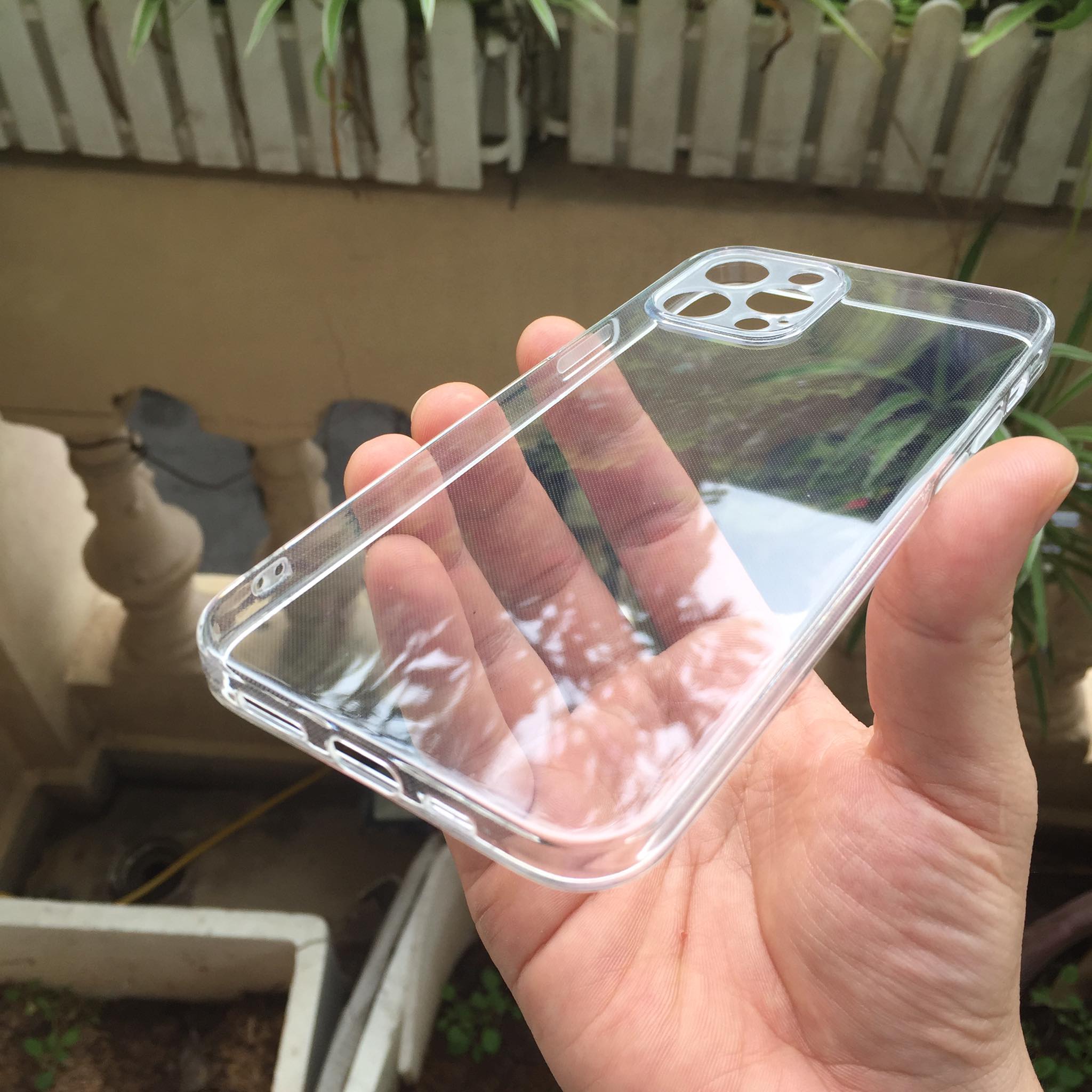 Hình ảnh Ốp lưng silicon Gor cho Apple iPhone 12 Pro 6.1 inch siêu mỏng, có gờ bảo vệ camera- Hàng nhập khẩu