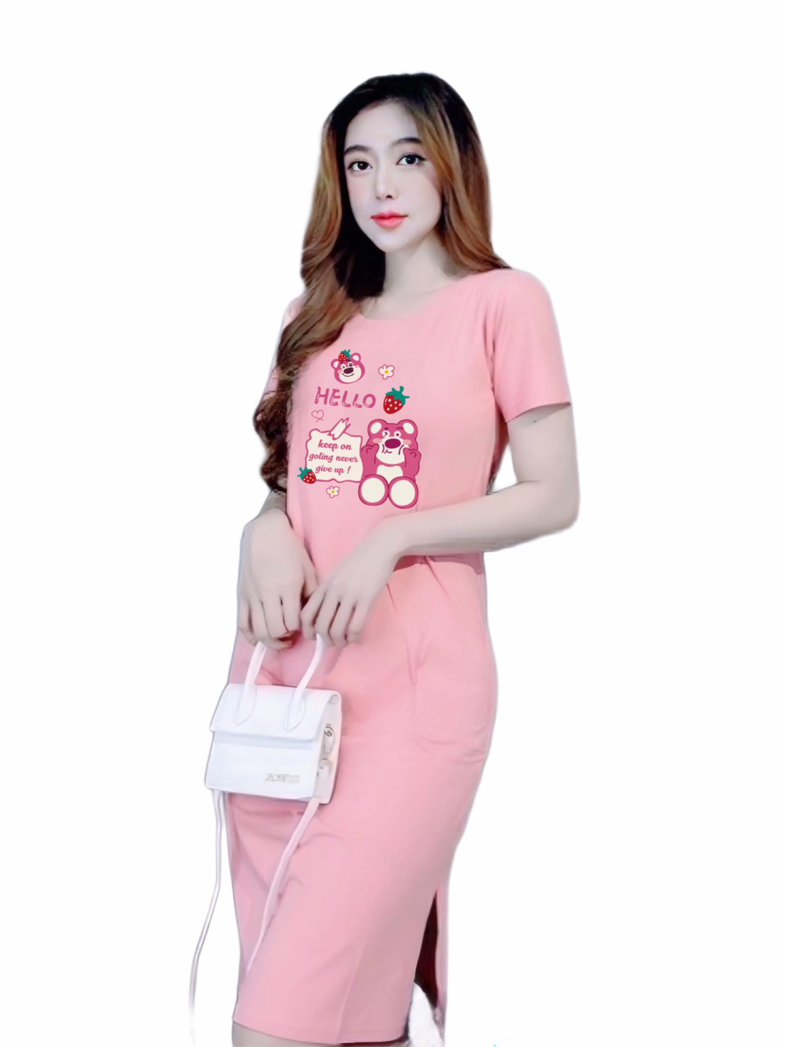 Đầm thun nữ suông xẻ tà MXM in hình Gấu Dâu Hello cực xinh ( D101 )