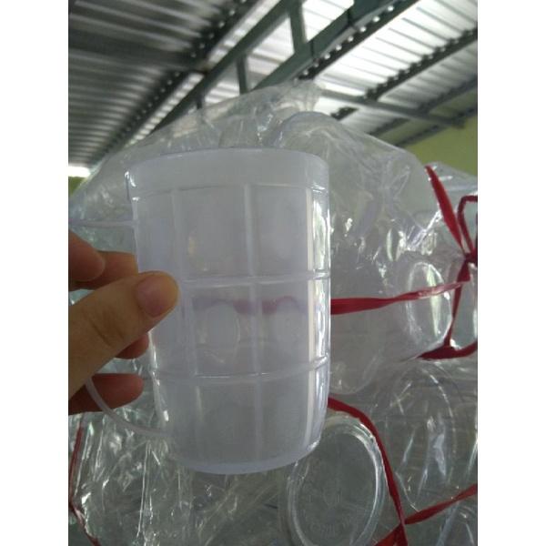 Ca nhựa mãng cầu uống nước