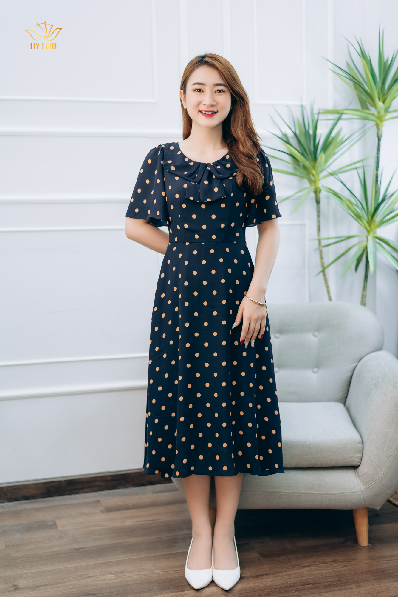 Đầm xòe thiết kế trung niên cao cấp sang trọng Cổ tròn nơ tay loe màu Xanh chấm bi nâu TTV STORE TTV1363