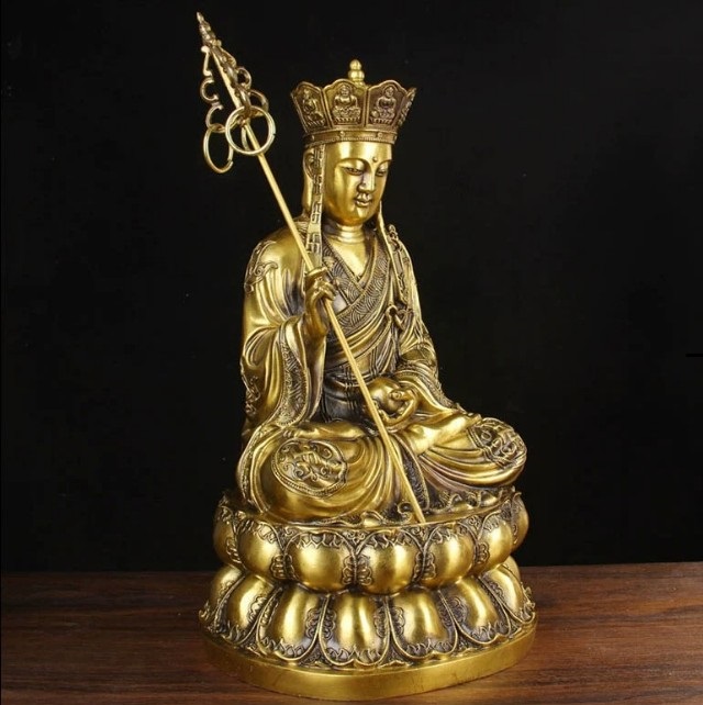 Tượng Phật Địa Tạng Bồ Tát bằng đồng thau phong thuỷ Hồng Thắng