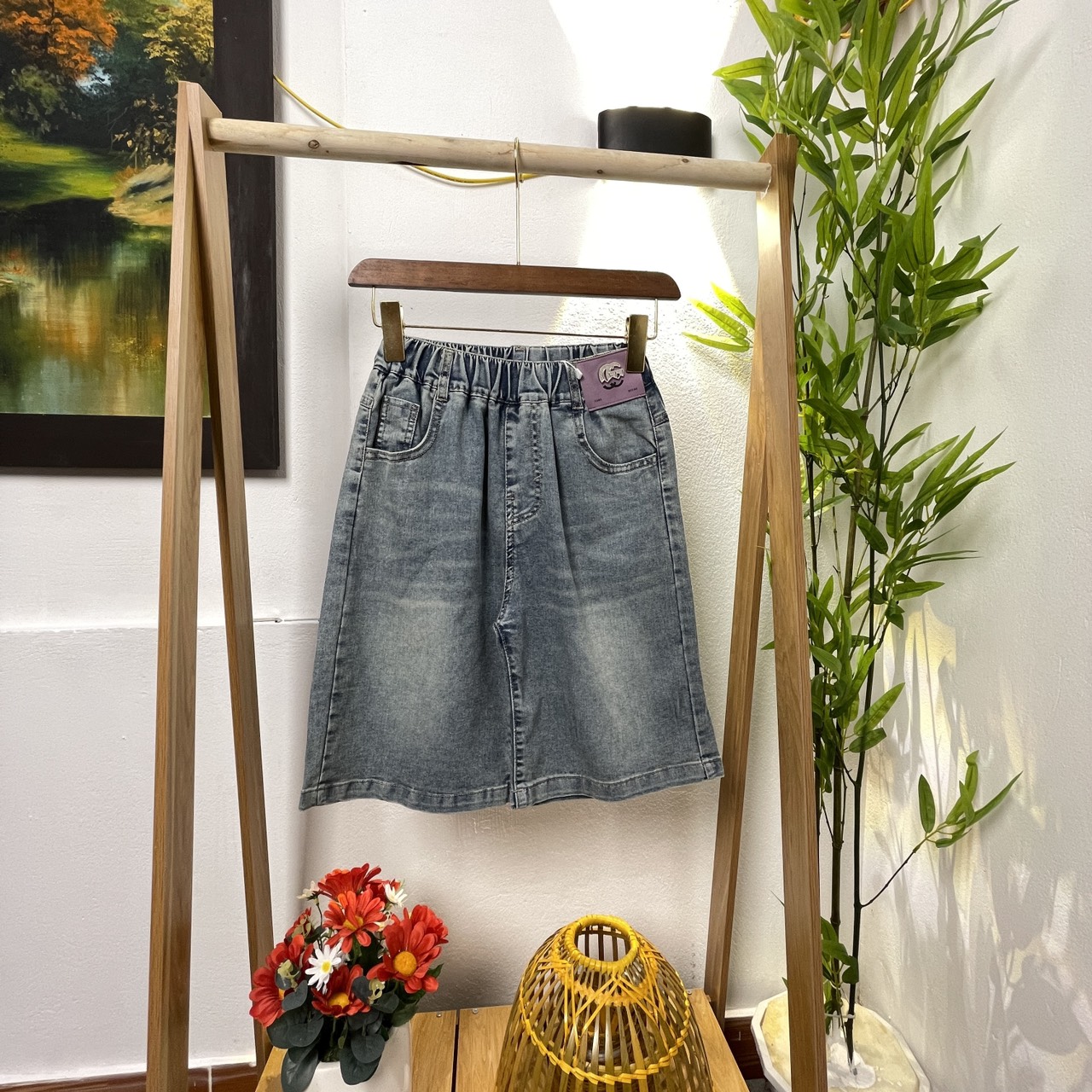 Quần jean bé gái lửng size đại 9-14 tuổi hình trái tim và LOGO vải cao cấp kiểu dáng thời trang