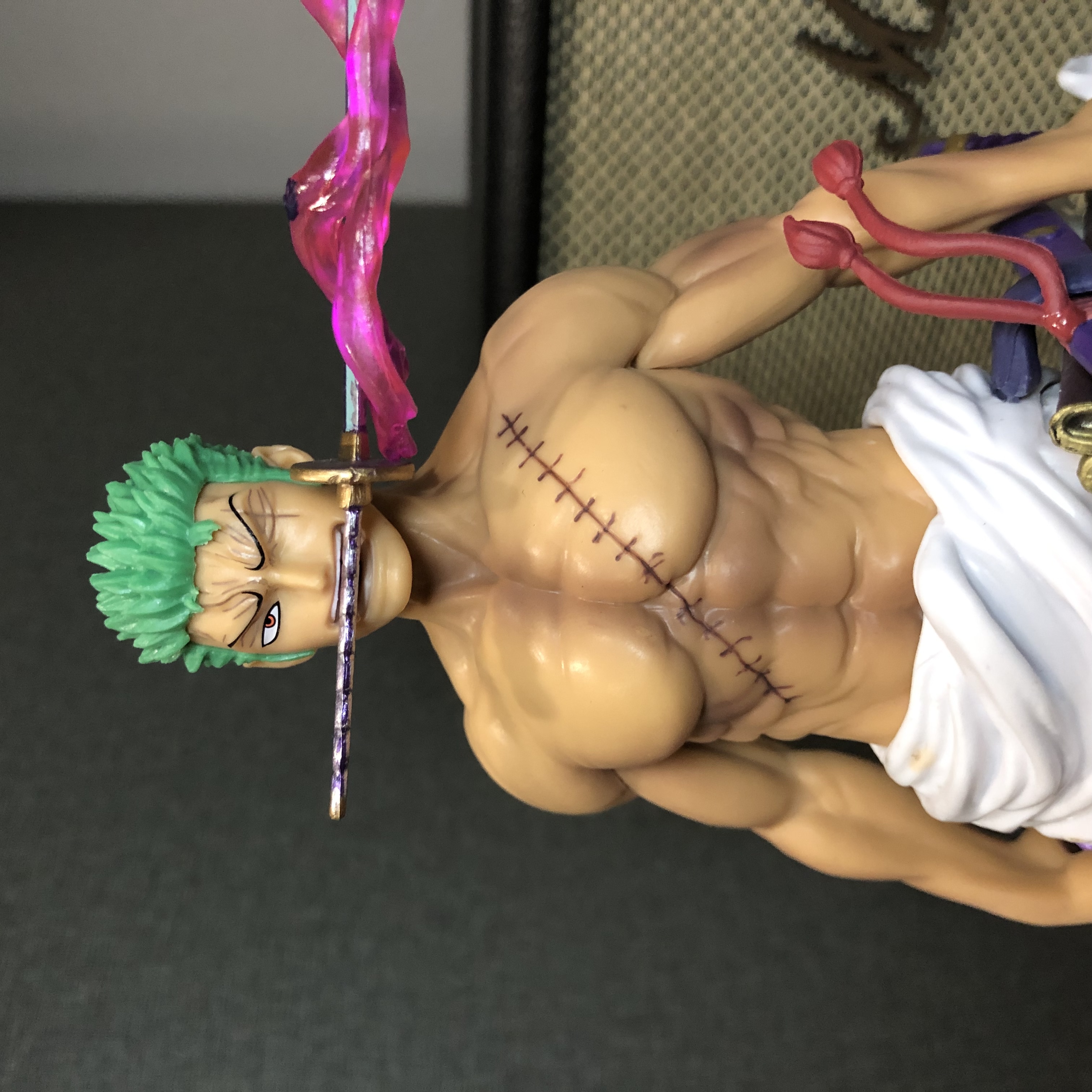 Mô hình Zoro 24 cm (4 đầu + hiệu ứng) - One Piece