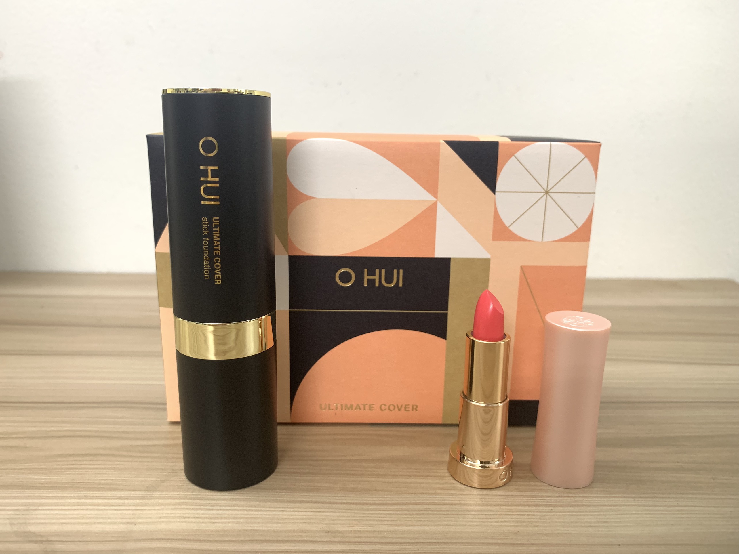 Kem nền dạng thỏi siêu che phủ kiểm soát nhờn OHUI Ultimate Cover Stick Foudation SPF50+/PA +++ 15g