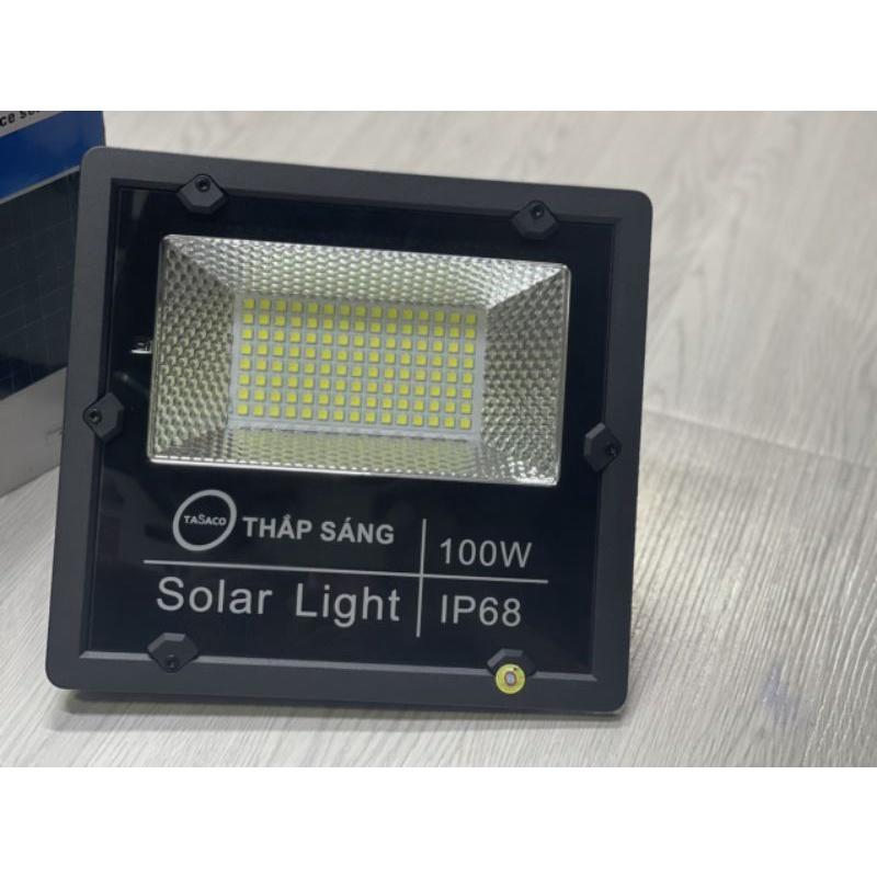 Đèn pha năng lượng mặt trời 100w