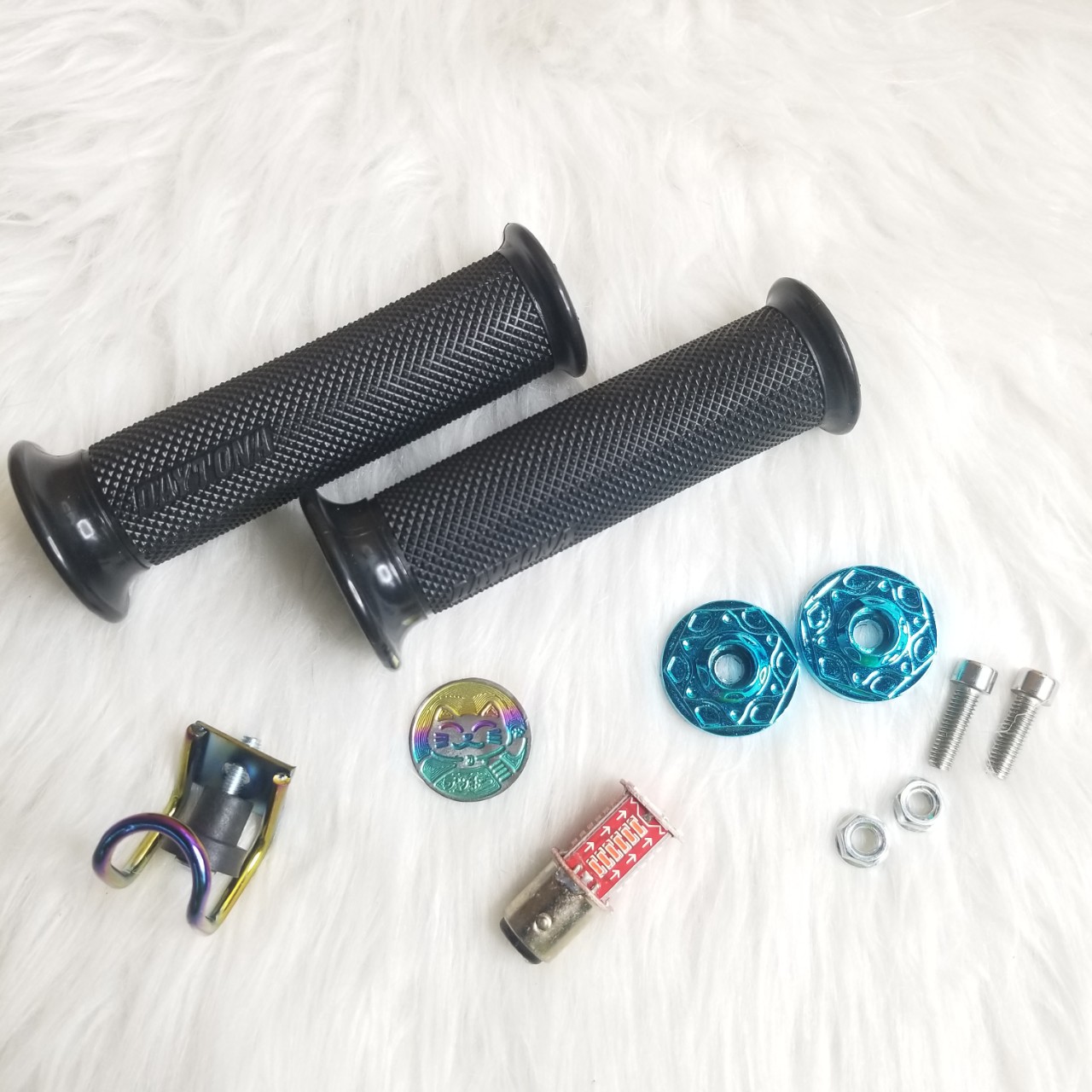 Combo 5 món bao tay daytona chấm bi kèm phụ kiện