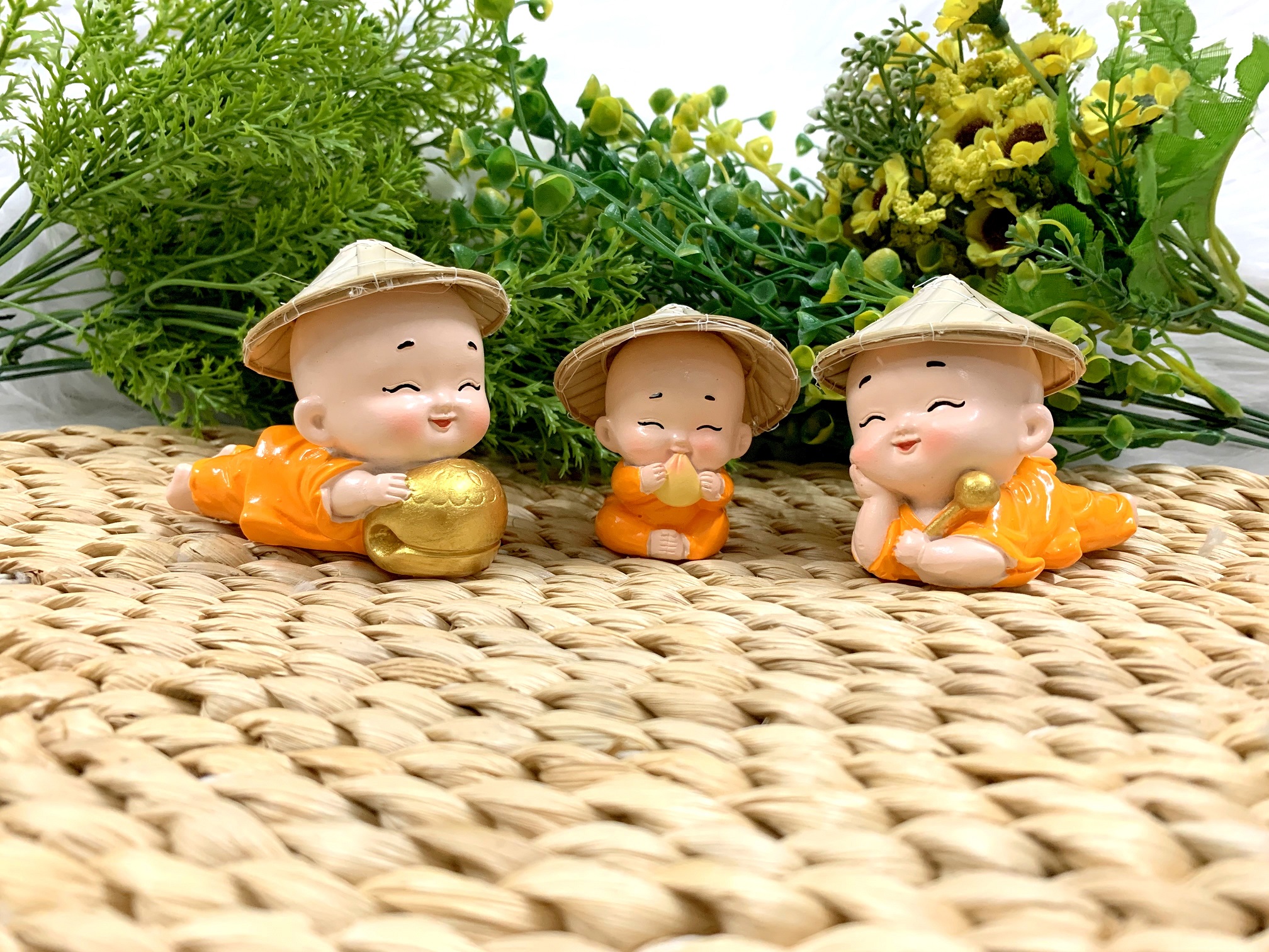 Tượng Tiên Đồng đội nón lá Việt Nam