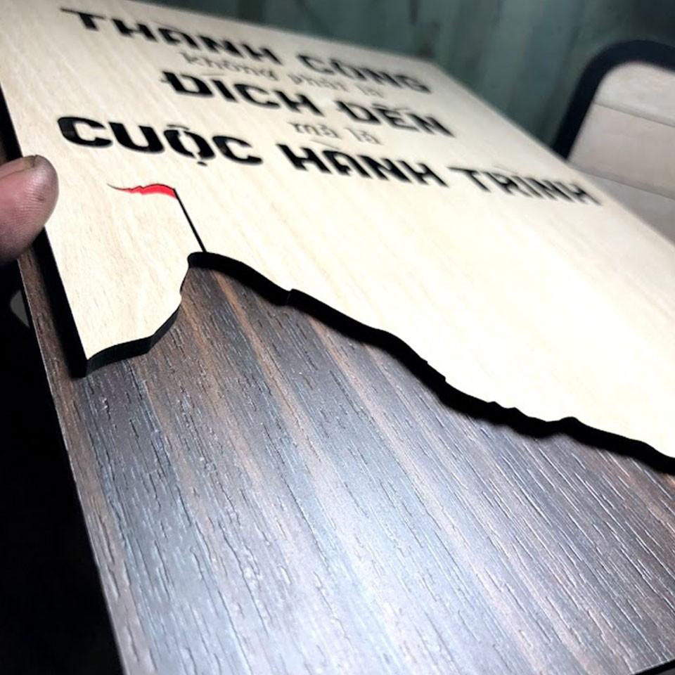 Tranh tạo động lực gỗ TBIG068 - Thành công không phải là đích đến mà là cuộc hành trình.