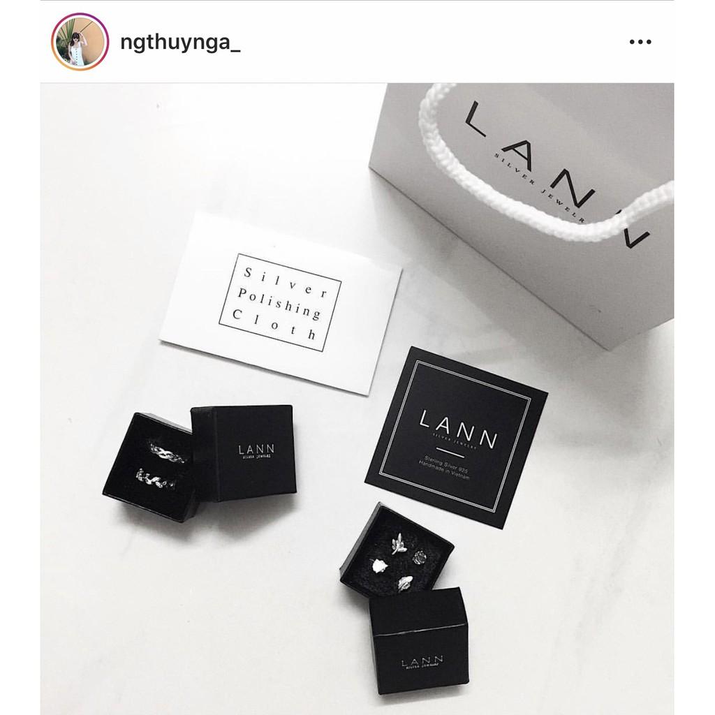 Khuyên xỏ dài đầu tam giác S925 LANN