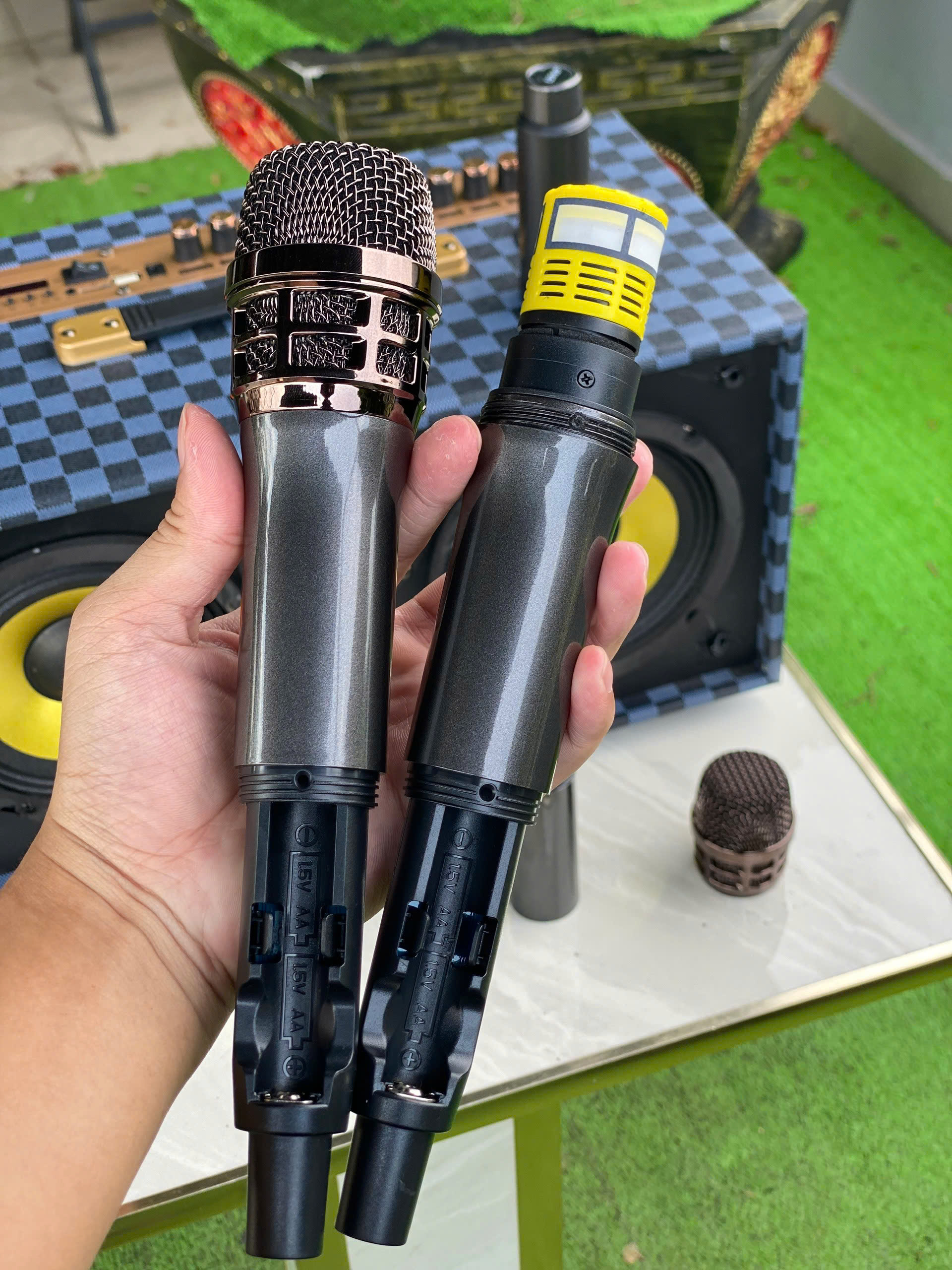 Loa xách tay karaoke nghe nhạc du lịch B62 Pro Bass đôi 16 công suất 300w kèm 2 micro không dây cao cấp giá rẻ hàng nhập khẩu