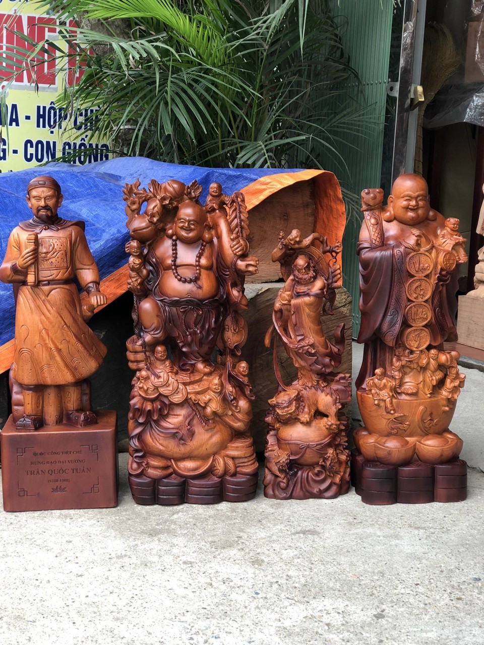 Tượng phật di lặc chúc phúc bằng gỗ hương đá tô làm mầu giả cổ kt cao 80×35×18cm