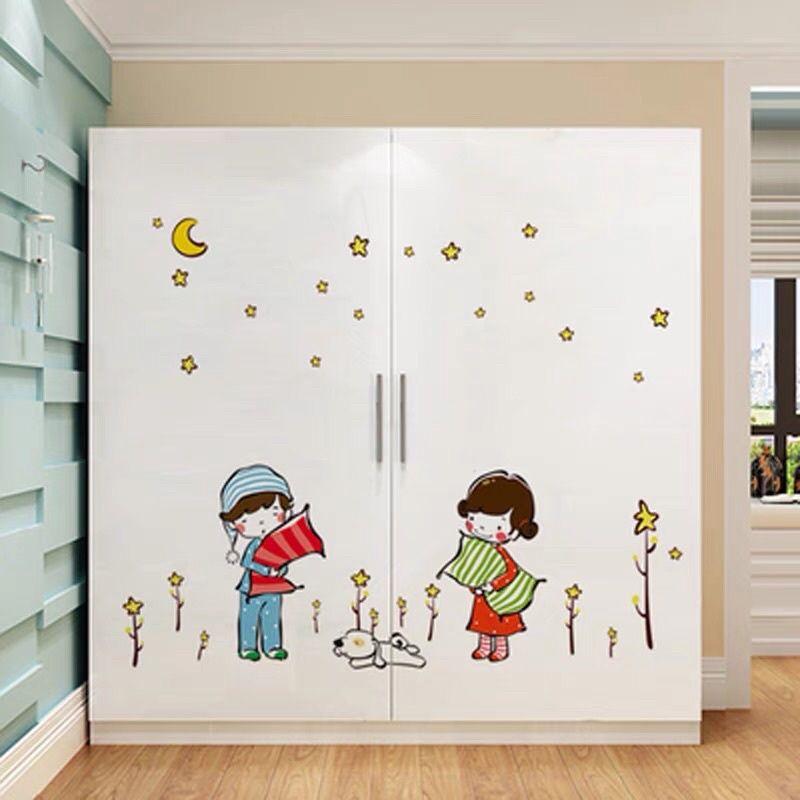 Decal dán tường, tranh dán tường phòng ngủ bé ôm gối