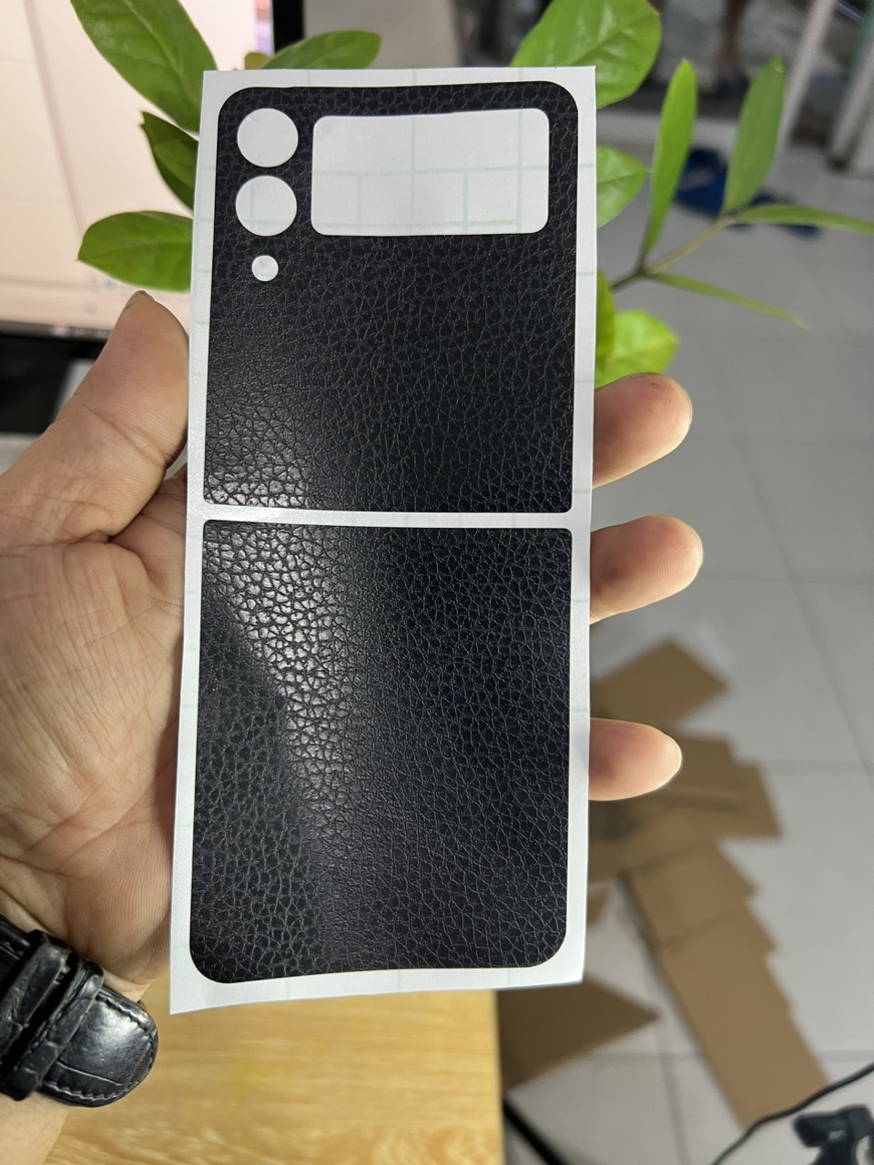 Miếng Dán skin lưng, vân Da dành cho Z Flip 4 5G/ Z Flip 3 5G , bảo vệ máy chống trầy xước và làm đẹp tạo thêm diện mạo